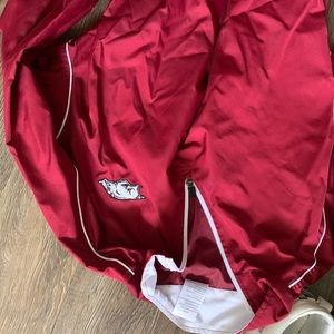Cute razorback pull over